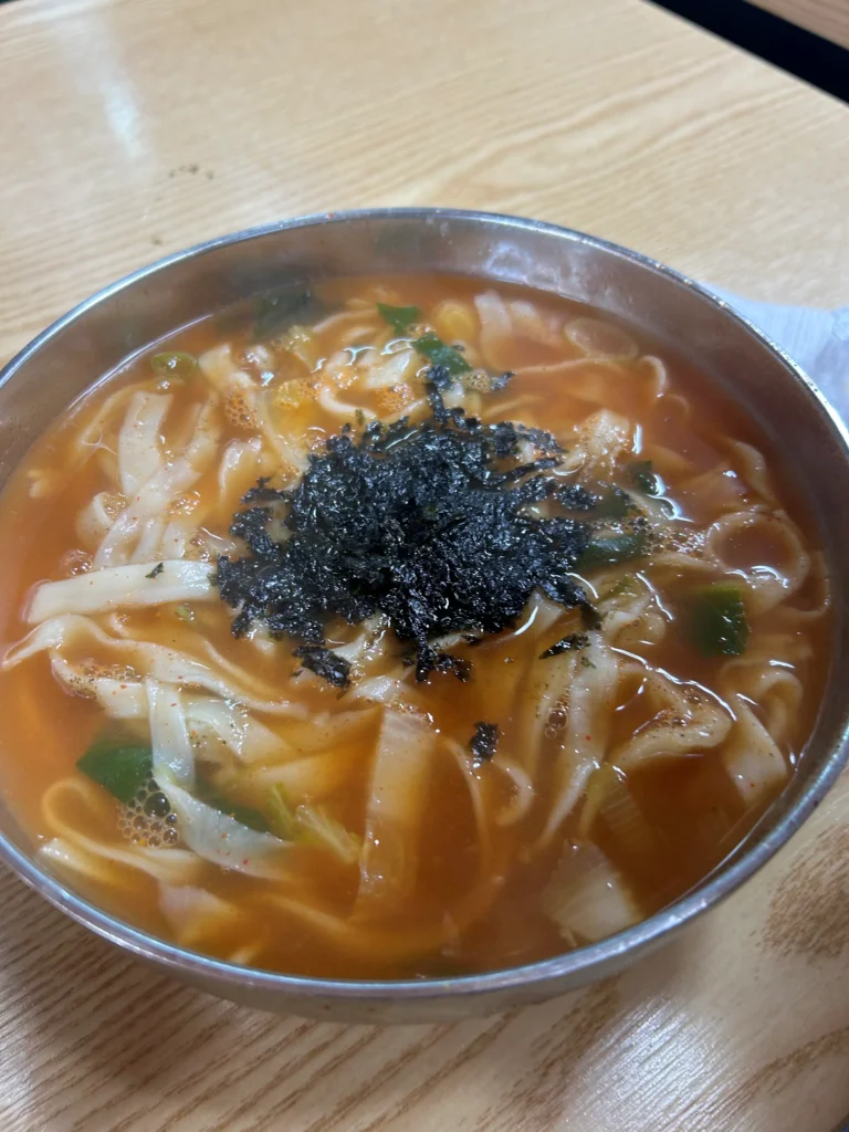 강릉중앙시장 이화국수 장칼국수